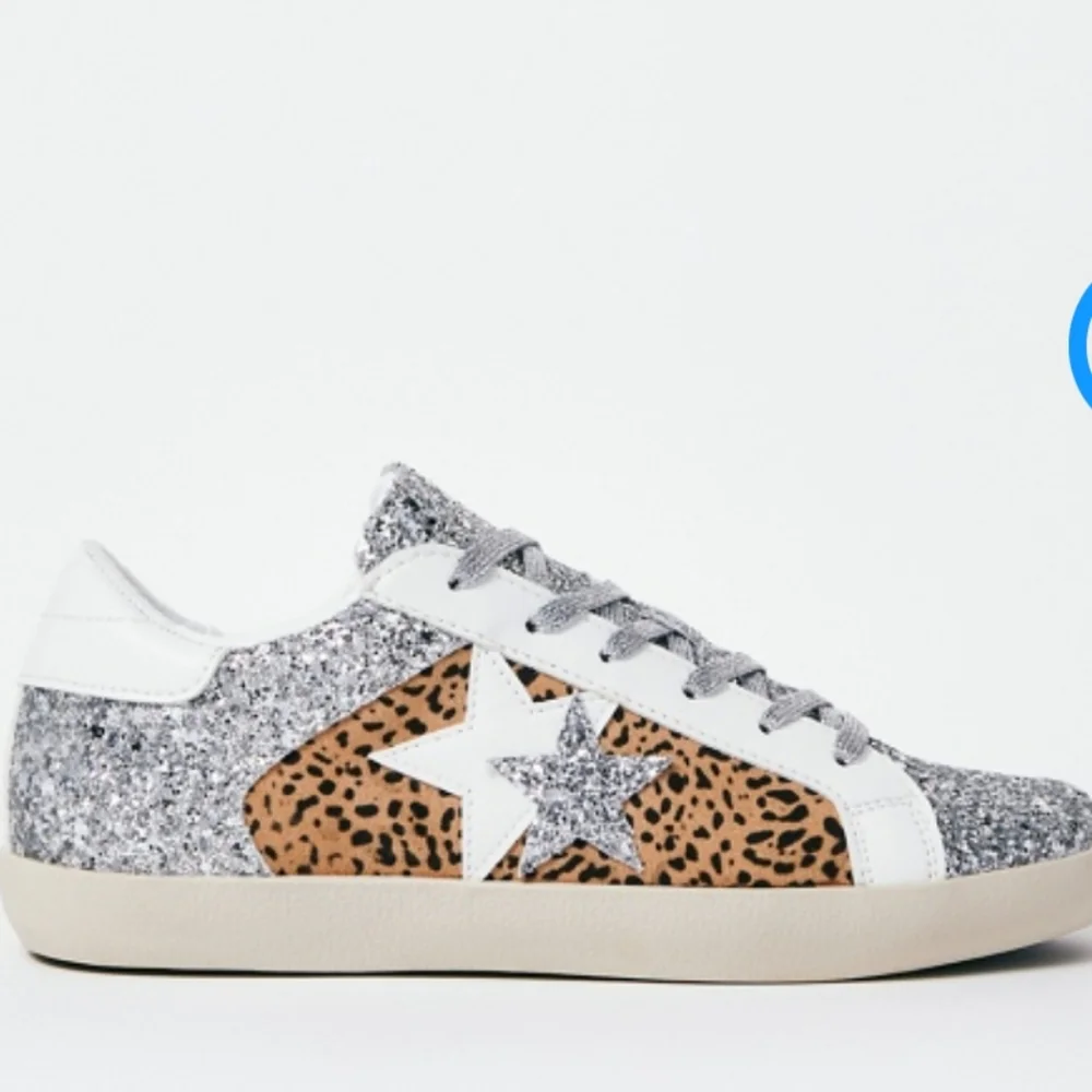 π€JUST FAB ZAYLEE SNEAKERS π€ - Picture 8 of 9